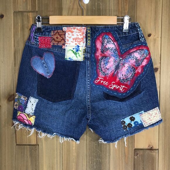 OOAK Universal Thread Womens Upcycled “Free Spirit” Cut Off Denim Shorts Sz 4/27 - Picture 4 of 16